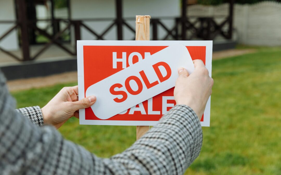 Why Top Agents Trust a 24/7 Real Estate Answering Service to Close More Deals
